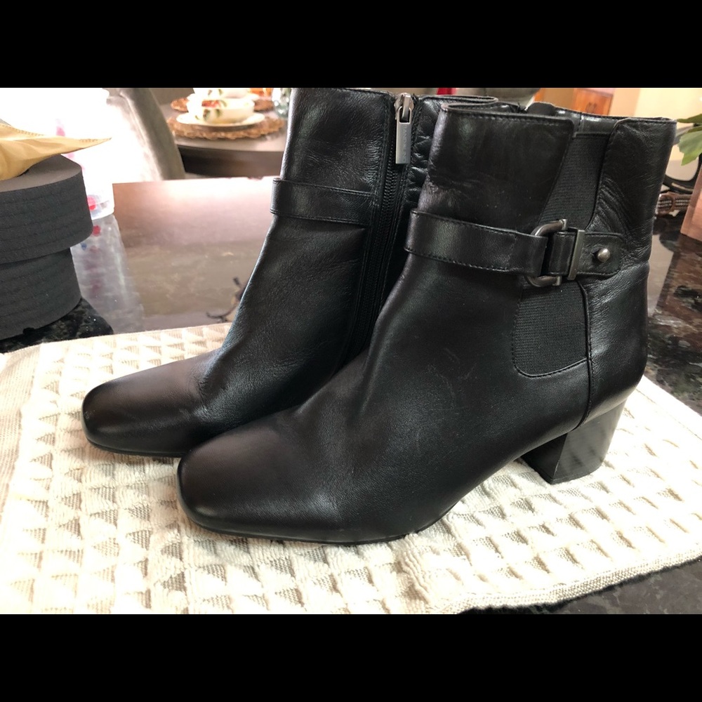 Bandolino black heeled boot. Size 7M
